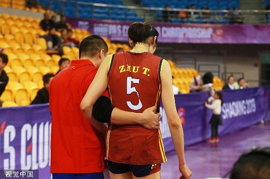 因伤一周之内又提微博热搜 25岁的朱婷不应被透