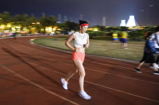 男子疫情期间首次跑步心梗倒地 专家为恢复训练