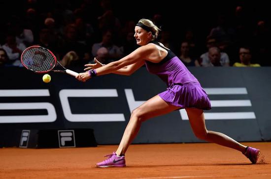 回顾|2016斯图加特赛：科娃三盘淘汰穆古鲁扎