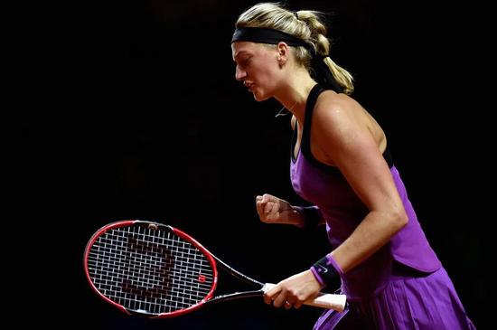 回顾|2016斯图加特赛：科娃三盘淘汰穆古鲁扎