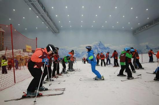 双板滑雪体验活动