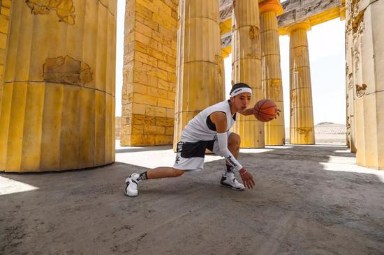 最强女球手艾林林单挑韩潮彻底征服球迷