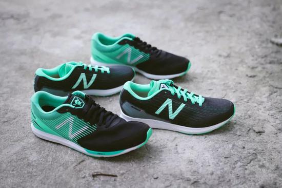 new balance hanzo t