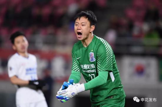 李帅:申花门将位置确实需要年轻人 我该是第二选择