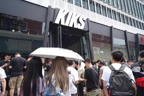 听到yeezy黑红补货有些人的反应真的让人反感