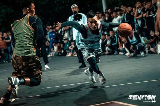 周锐的篮球人生 30岁街球手不断挑战职业梦!