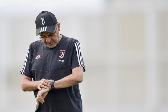 迪巴拉：谁都希望与梅罗踢球 我距金球奖还远