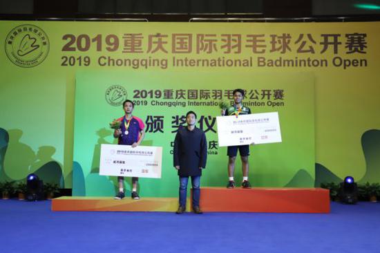 唐平阳/姜彬彬苦战胜出 重庆国际羽毛球公开赛加