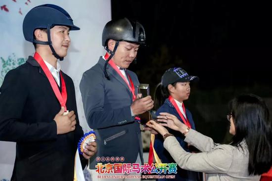 刘磊：只因热爱，他大学毕业却去做马工，如今