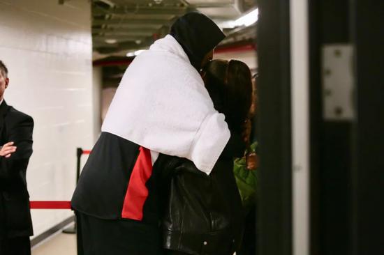 隔人挂框爆扣！得分全场最高！甜瓜终于回来了