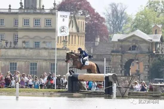 打破传统，英女王外孙女加入赛马俱乐部