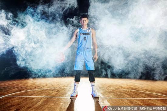 本赛季郭艾伦助攻数99个 排在国内球员之首