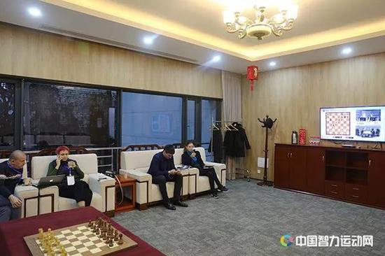 国象女子棋后挑战赛 英文视频直播超60万人观看