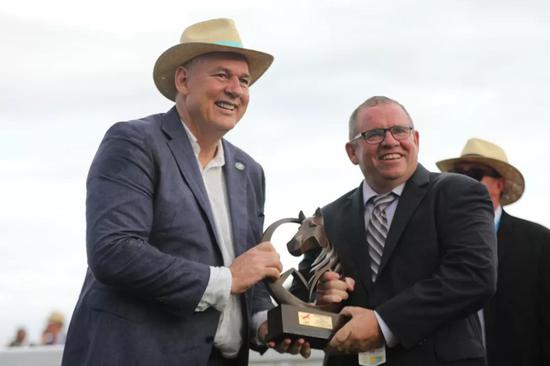 覃勇问鼎加勒比海奖金最高赛事“圣卢巅峰杯”