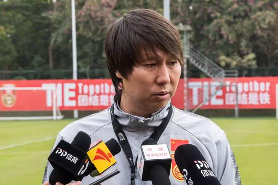 李铁:训练量大国脚真的很努力 提前放行上港两国脚 亚博体育资讯 第2张-亚博体育导航 李铁:训练量大国脚真的很努力 提前放行上港两国脚