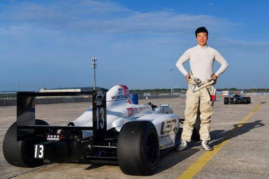 中国车手李思程在美国赛场夺冠只为打造一个新的开始