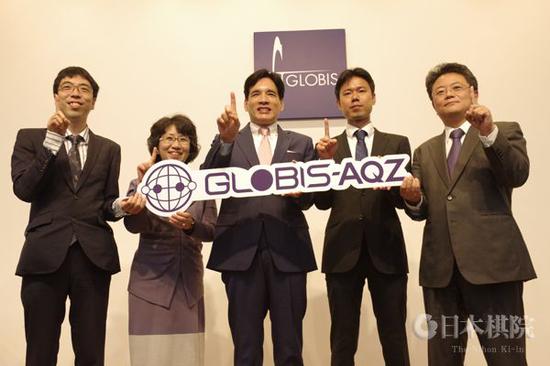 2019年4月18日，原幸子（左二）以常务理事身份参加日本围棋AI“GLOBIS-AQZ”的新闻发布会。