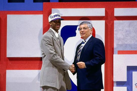 1996届选秀重排！落选秀逆袭，纳什第三