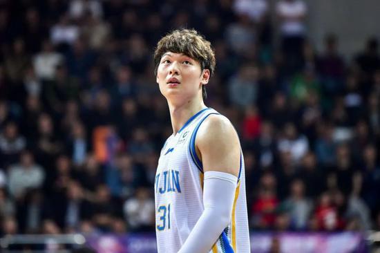 王哲林的选秀报告！评分86分，为何没进NBA？