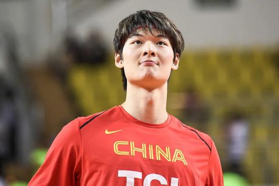 王哲林的选秀报告！评分86分，为何没进NBA？