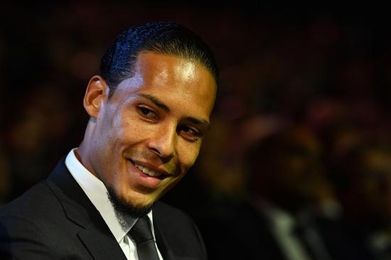 名宿：现在说范戴克是英超历史最佳后卫还过早