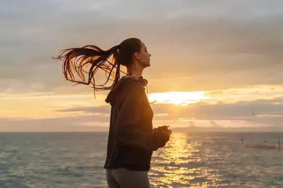 跑步上瘾后的黄磊 从油腻大叔变成活力青年