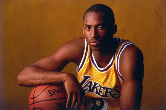 嫩翻了新秀科比的一组写真