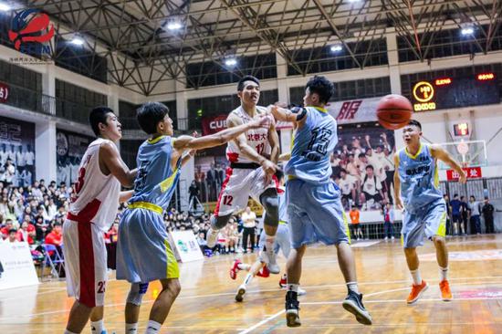 回浦出品高二被北大青睐球场硬汉王思博