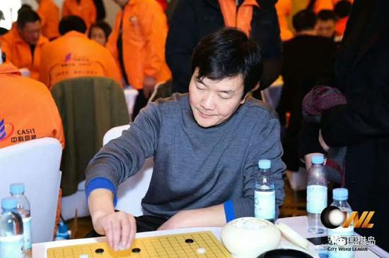 出入棋圈乐在棋中广交好友 “贾记”是个真记者