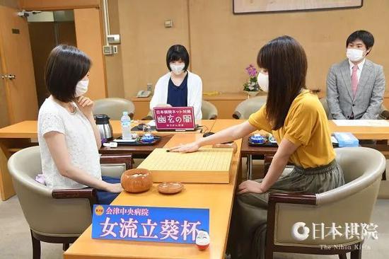 藤泽里菜平稳发挥再胜铃木步拿下立葵杯四连霸 棋牌 新浪竞技风暴 新浪网 藤泽里菜平稳发挥再胜铃木步拿下立葵杯四连霸 棋牌 新浪竞技风暴 新浪网