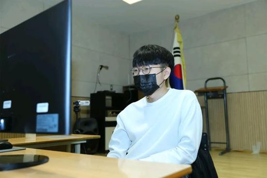 韩国外援申真谞比赛中