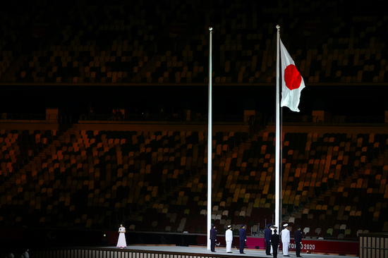东京残奥会开幕式意外一幕日本国旗居然升错了 体坛快讯 东京残奥会开幕式意外一幕日本国旗居然升错了 体坛快讯