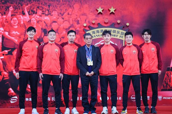 八九十岁，满堂儿孙，却无一人知冷知热