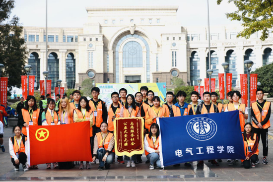 杨浦新江湾城半马开跑 李美珍获女子冠军