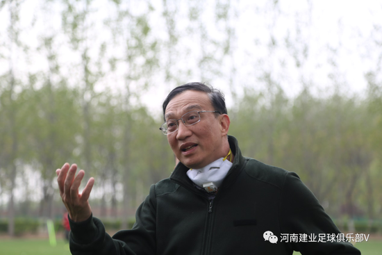 省体育局党组书记局长万旭一行赴建业俱乐部调