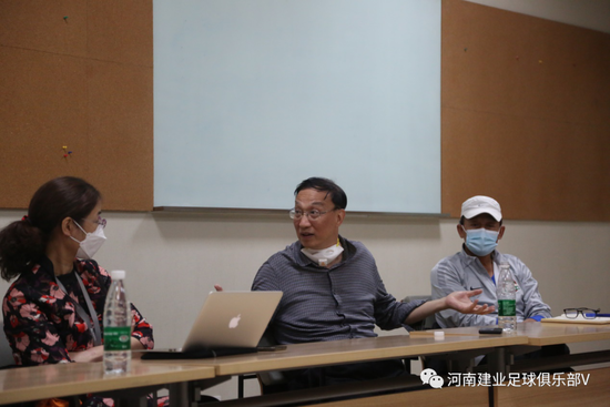 省体育局党组书记局长万旭一行赴建业俱乐部调