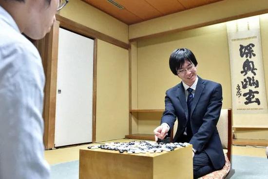 本因坊循环圈回顾 95后对决芝野虎丸完成大逆转