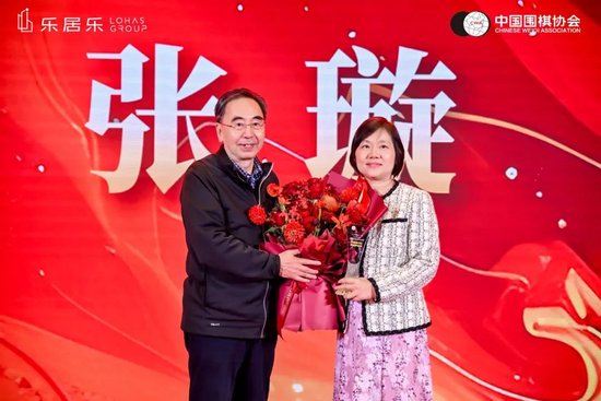 钟汉良朱珠新剧扑街，52岁霸总妆造翻车，网友：姨味太冲了