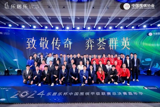 突发！航班落地后撞上机场廊桥 东航致歉