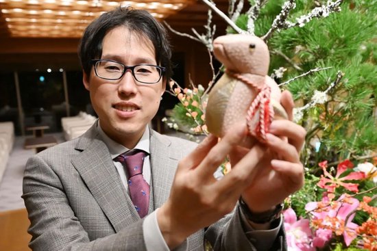 要不咱们小酌一杯？特朗普为了查尔斯三世取消威士忌关税