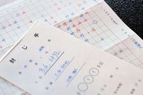 独居女醉走错门被反锁，邻居一句话让我红了眼！