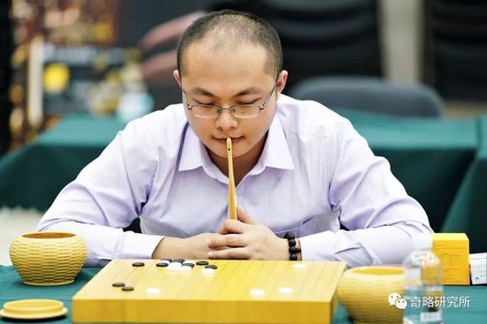 上班吃口早餐被直接开除！老板强硬辞退，最后反倒赔偿8000元