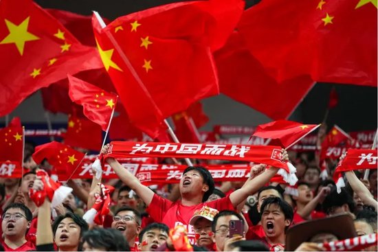中国新闻周刊：国足 被“抬进”世界杯？