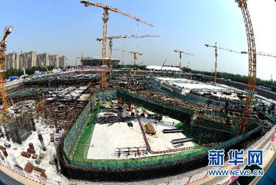 ↑这是5月9日拍摄的国家速滑馆施工现场。新华社记者罗晓光摄