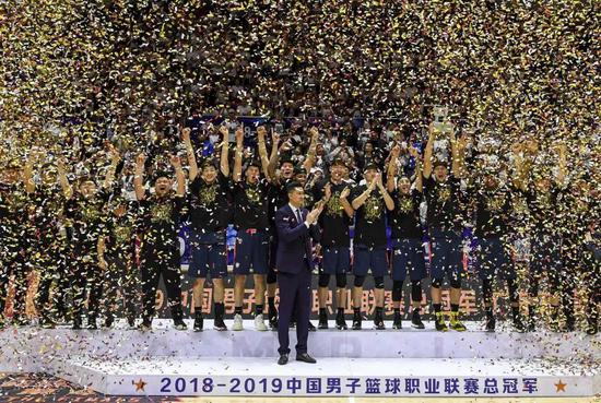 人民日报把脉中超:治理标本齐下 限薪需配套措施 亚博体育资讯 第2张-亚博体育导航 人民日报把脉中超:治理标本齐下 限薪需配套措施