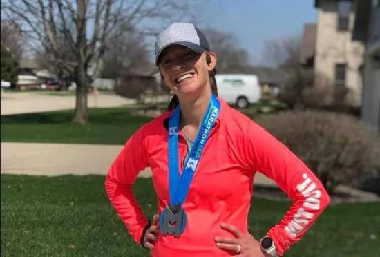 58岁马景涛椭圆机半马63分11秒 你能超过他吗？