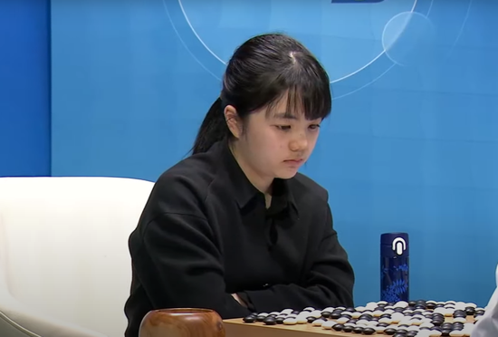 韩日天才少女特别三番棋战罢 金恩持2-0仲邑菫