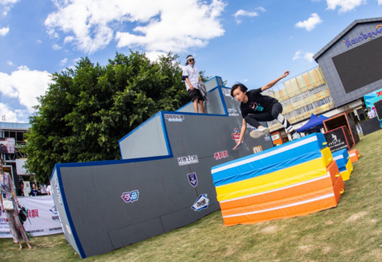 曾与2018年发布了针对成人训练的跑酷教学课程体系