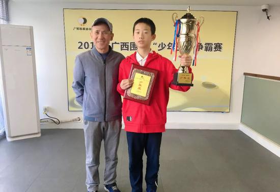 广西围棋新“少年王”出炉 王子华零封甘天澍夺