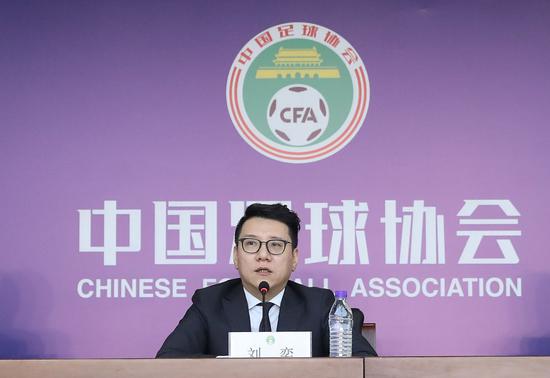 中国国家队教练副巡视员李胤(资料图)。军报记者德艺双馨比赛摄